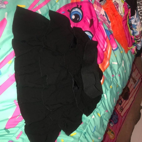 Black skirt - Picture 3 of 4